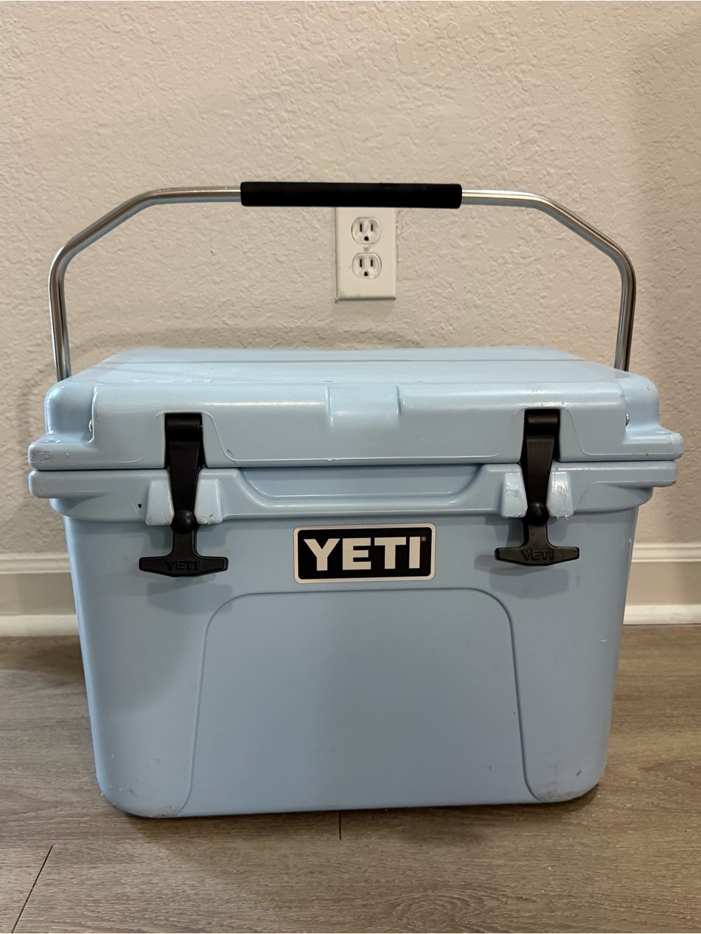Yeti Roadie 20 Ice Blue Limited Edition Pre Owned